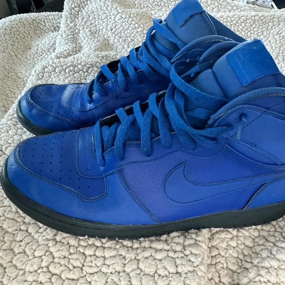 Nike Dunks - Picture 3 of 8